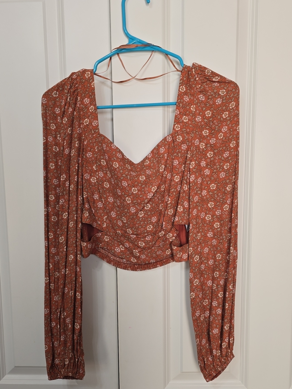 Elodie Women’s Rust Floral Long-Sleeve Crop Top